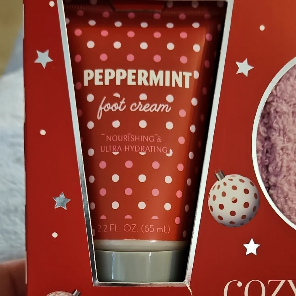 Johnson Parker Deck The Halls Peppermint Foot Cream Purple/Pink Plush Sock Set